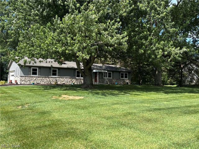 1961 Killian Road, Akron, OH 44312
