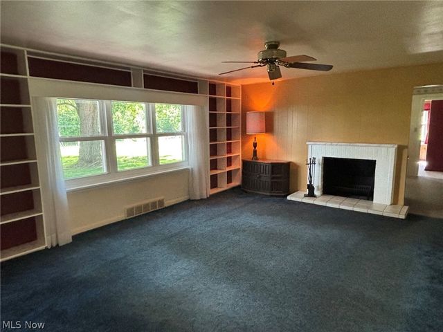 1961 Killian Road, Akron, OH 44312