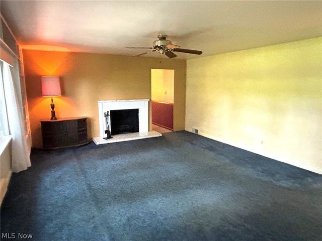 1961 Killian Road, Akron, OH 44312