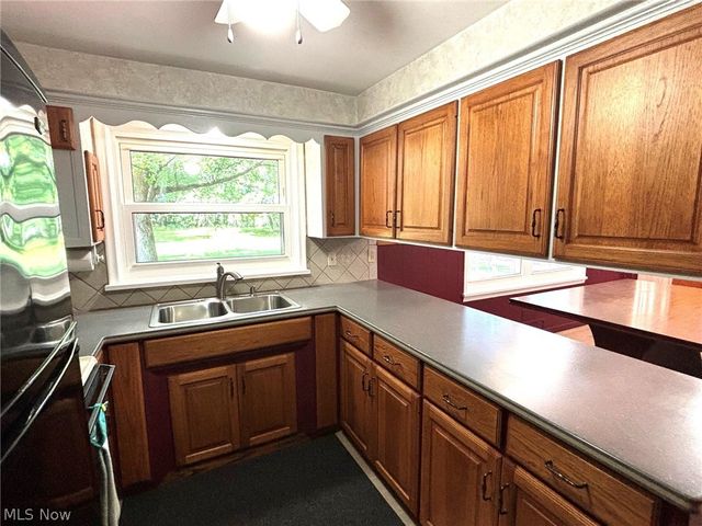 1961 Killian Road, Akron, OH 44312