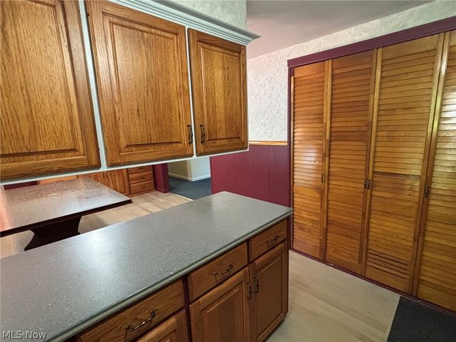 1961 Killian Road, Akron, OH 44312