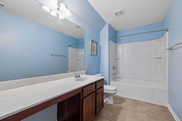 1075 Riverwood Village Blvd, Hermitage, TN 37076