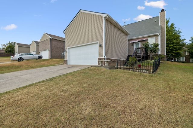 1075 Riverwood Village Blvd, Hermitage, TN 37076