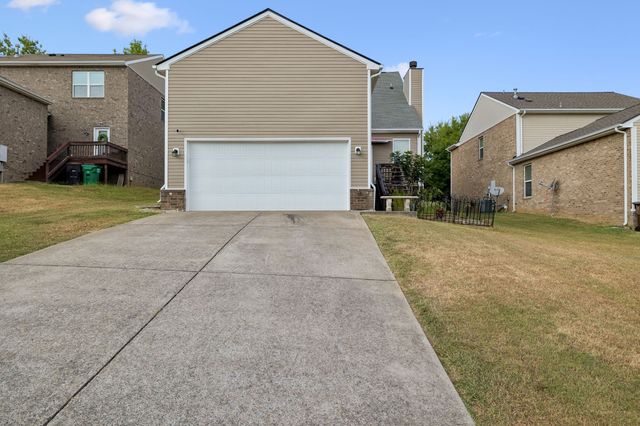 1075 Riverwood Village Blvd, Hermitage, TN 37076