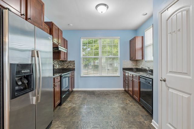 1075 Riverwood Village Blvd, Hermitage, TN 37076