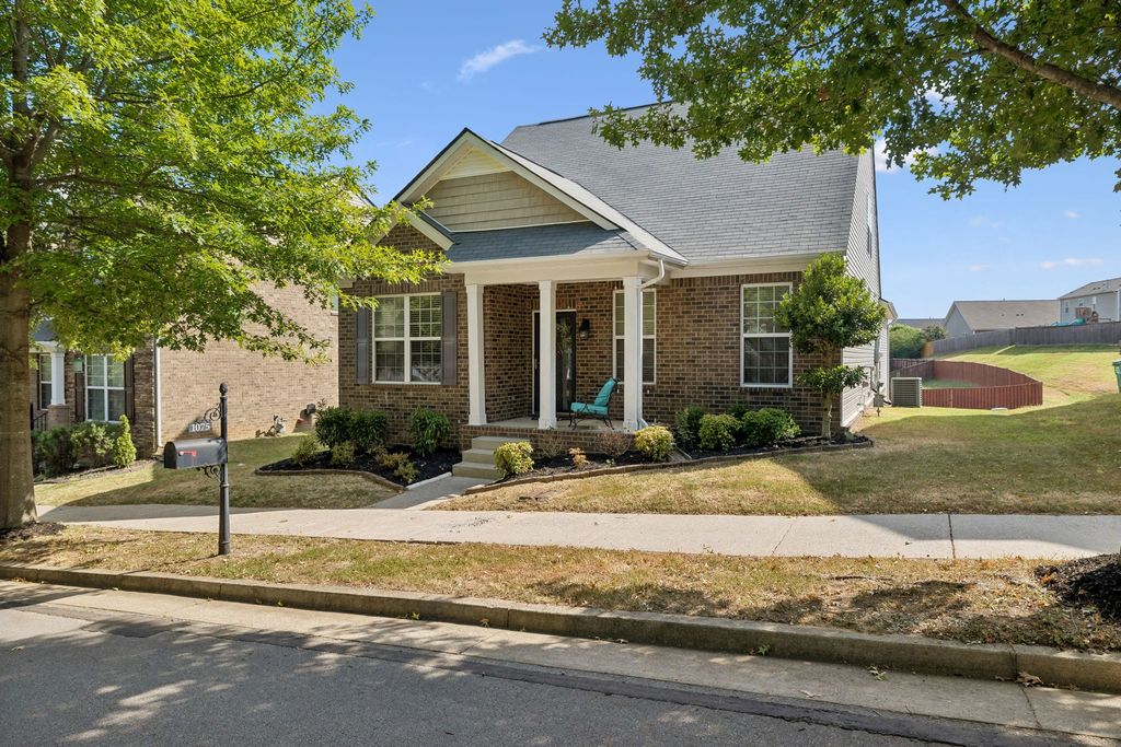 1075 Riverwood Village Blvd, Hermitage, TN 37076