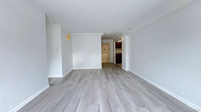 6434 Grand Central Parkway 3D, Forest Hills, NY 11375