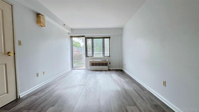 6434 Grand Central Parkway 3D, Forest Hills, NY 11375
