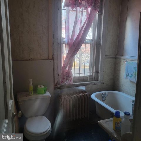 324 W EARLHAM TER, Philadelphia, PA 19144