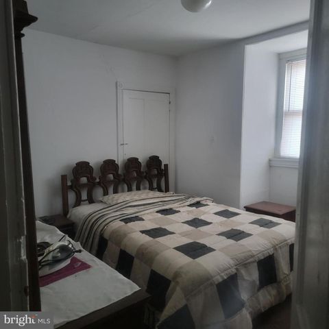 324 W EARLHAM TER, Philadelphia, PA 19144