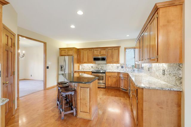 17685 79th Place N, Maple Grove, MN 55311