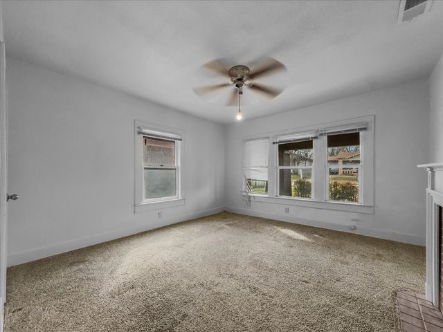 817 Marion Avenue, Fort Worth, TX 76104