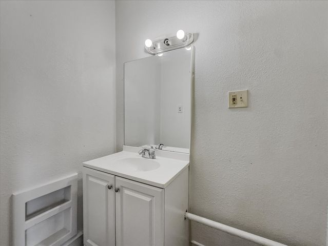 817 Marion Avenue, Fort Worth, TX 76104