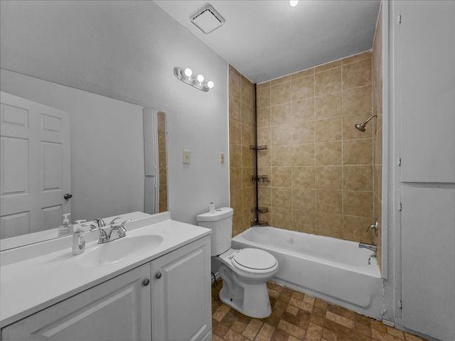 817 Marion Avenue, Fort Worth, TX 76104