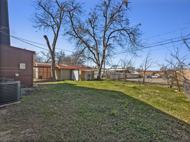 817 Marion Avenue, Fort Worth, TX 76104