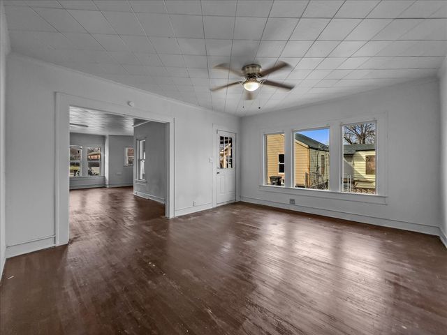 817 Marion Avenue, Fort Worth, TX 76104