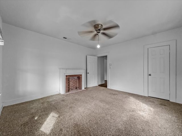 817 Marion Avenue, Fort Worth, TX 76104