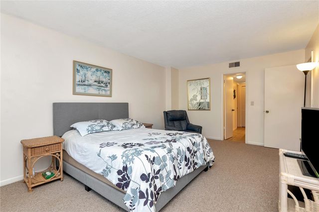 11485 OAKHURST ROAD A105, Largo, FL 33774