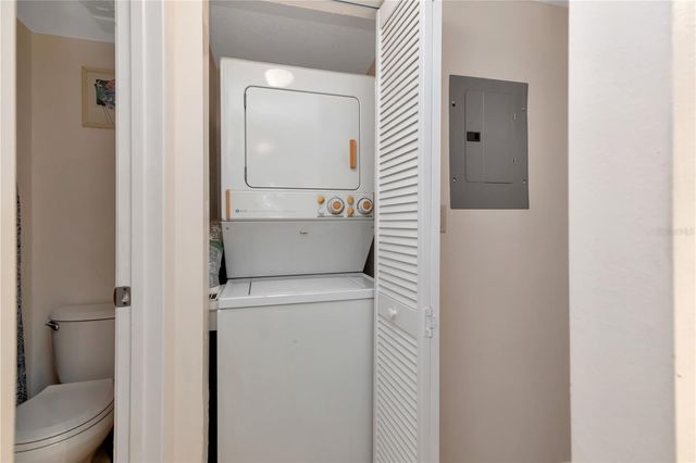 11485 OAKHURST ROAD A105, Largo, FL 33774