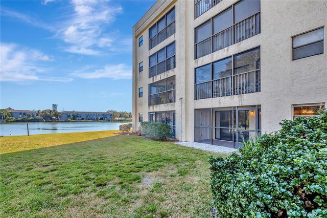 11485 OAKHURST ROAD A105, Largo, FL 33774