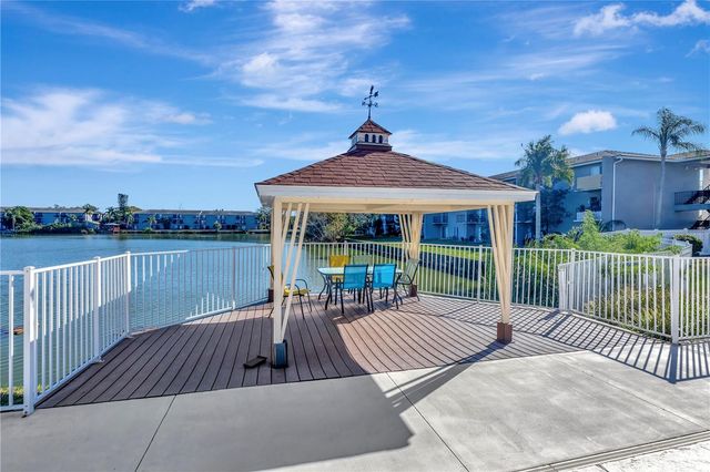 11485 OAKHURST ROAD A105, Largo, FL 33774