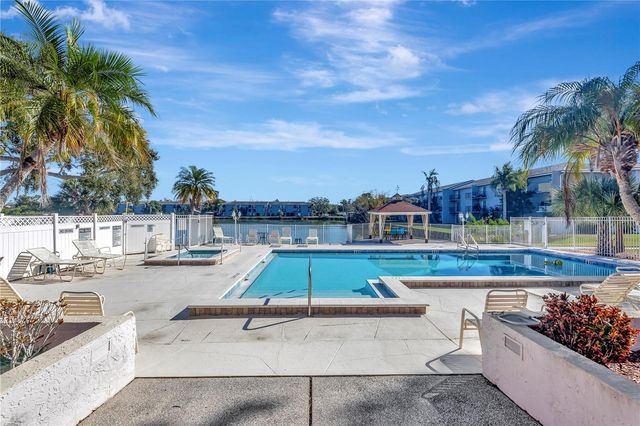 11485 OAKHURST ROAD A105, Largo, FL 33774