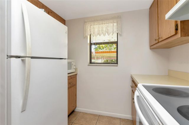 11485 OAKHURST ROAD A105, Largo, FL 33774