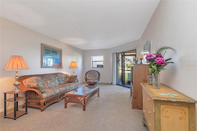 11485 OAKHURST ROAD A105, Largo, FL 33774