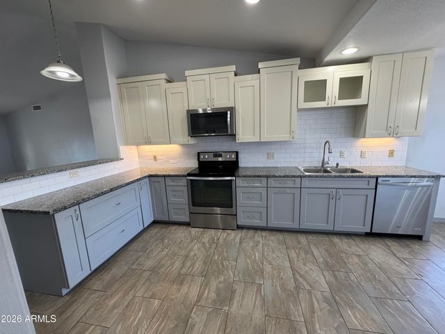 2707 W IRVINE Road, Phoenix, AZ 85086