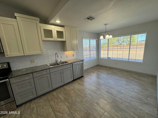 2707 W IRVINE Road, Phoenix, AZ 85086