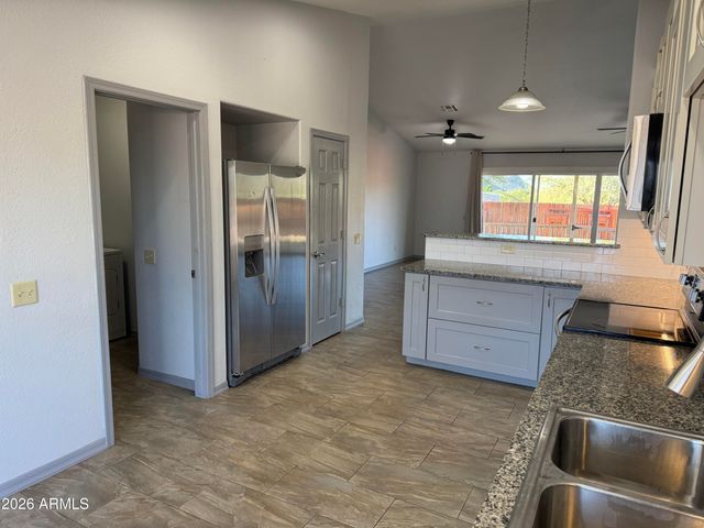 2707 W IRVINE Road, Phoenix, AZ 85086