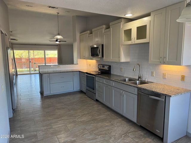 2707 W IRVINE Road, Phoenix, AZ 85086