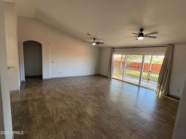 2707 W IRVINE Road, Phoenix, AZ 85086