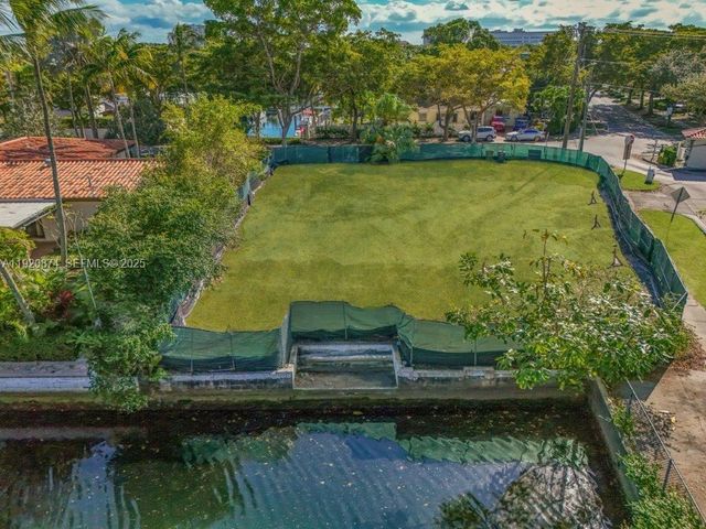 1805 Ixora Rd, North Miami, FL 33181