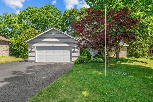 511 Trading Post Trail, Rockton, IL 61072