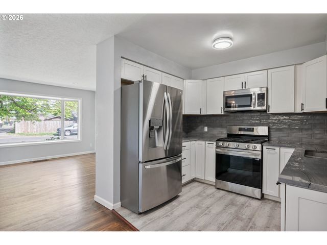 2017 28TH Ave, Longview, WA 98632