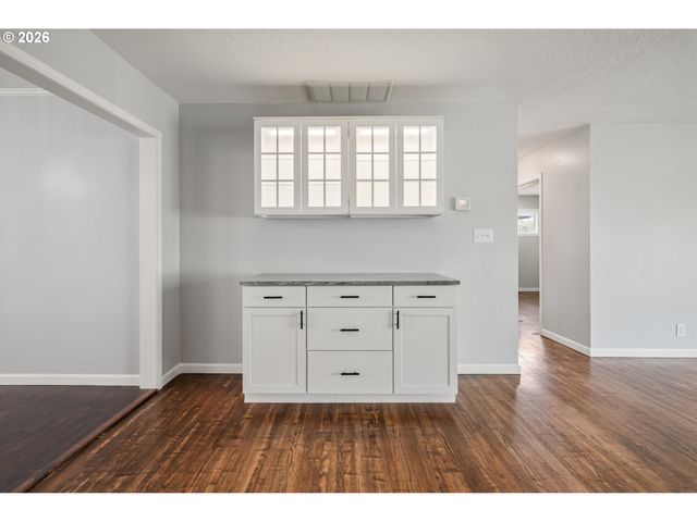2017 28TH Ave, Longview, WA 98632