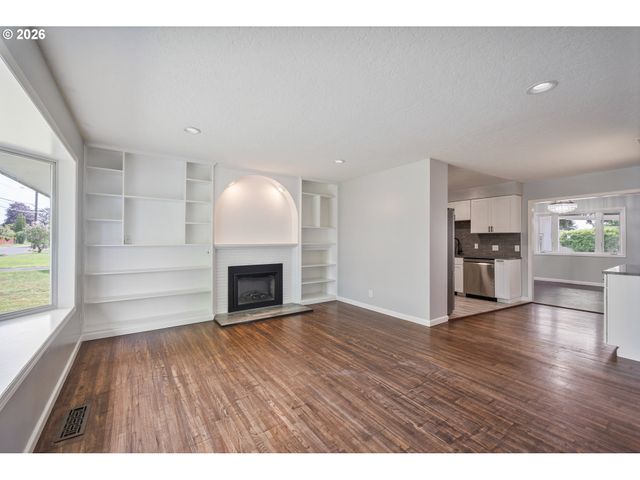 2017 28TH Ave, Longview, WA 98632