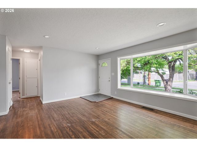 2017 28TH Ave, Longview, WA 98632