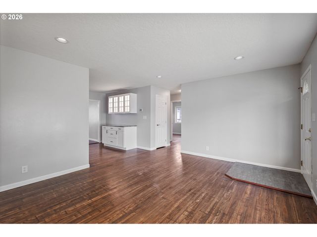 2017 28TH Ave, Longview, WA 98632
