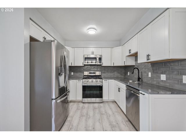 2017 28TH Ave, Longview, WA 98632