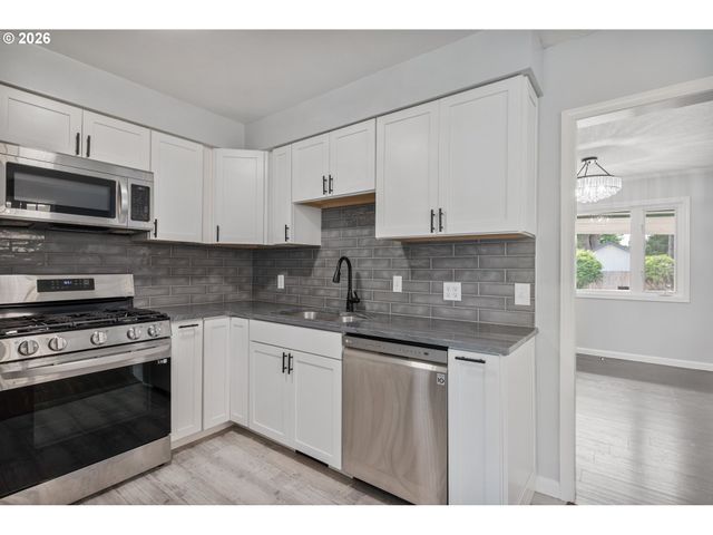 2017 28TH Ave, Longview, WA 98632