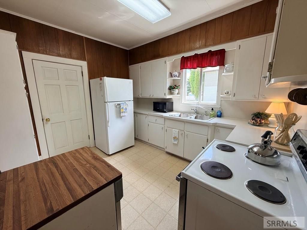 Image 8 of property listing at 317 3rd Street, Ashton, ID 83420