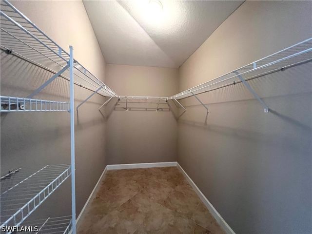 932 SW 4th AVE, Cape Coral, FL 33991