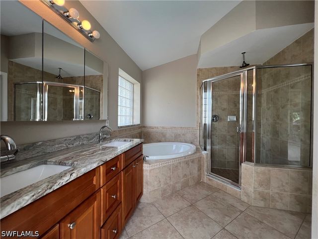932 SW 4th AVE, Cape Coral, FL 33991