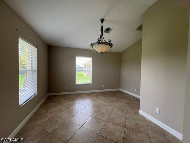 932 SW 4th AVE, Cape Coral, FL 33991