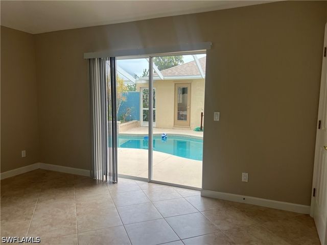932 SW 4th AVE, Cape Coral, FL 33991