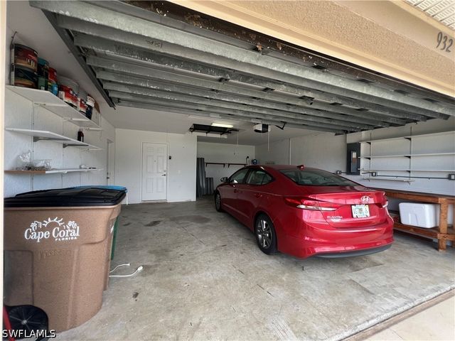932 SW 4th AVE, Cape Coral, FL 33991