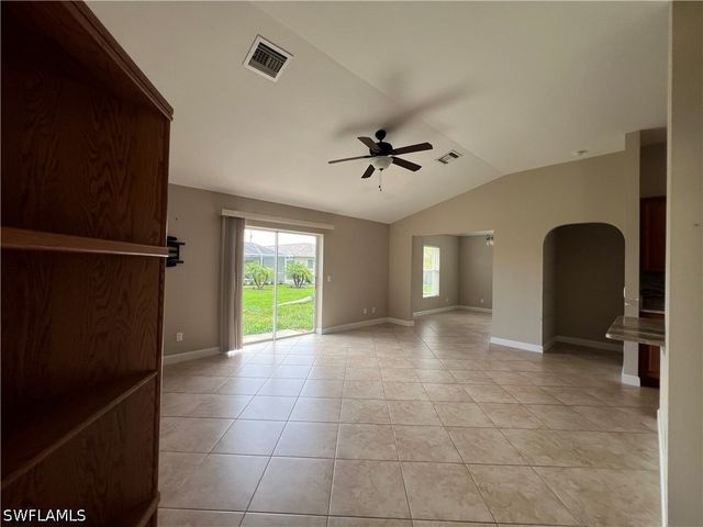 932 SW 4th AVE, Cape Coral, FL 33991