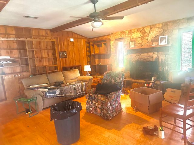 101 Shady Ln., Hattiesburg, MS 39402